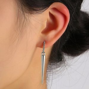 New spike earrings